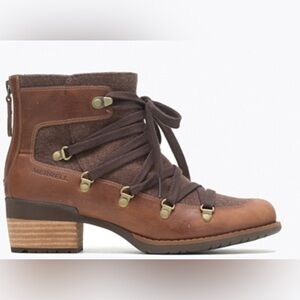 Merrell boots 8 Brown Lace Up Boots‎ with Western-Inspired Design zipper ankle